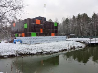 517